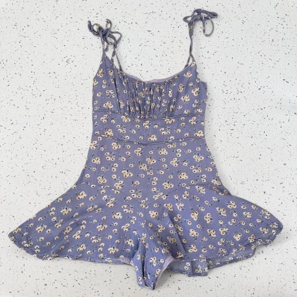 Mable Lavender Purple Floral Daisy Tie Strap Romper Playsuit Medium